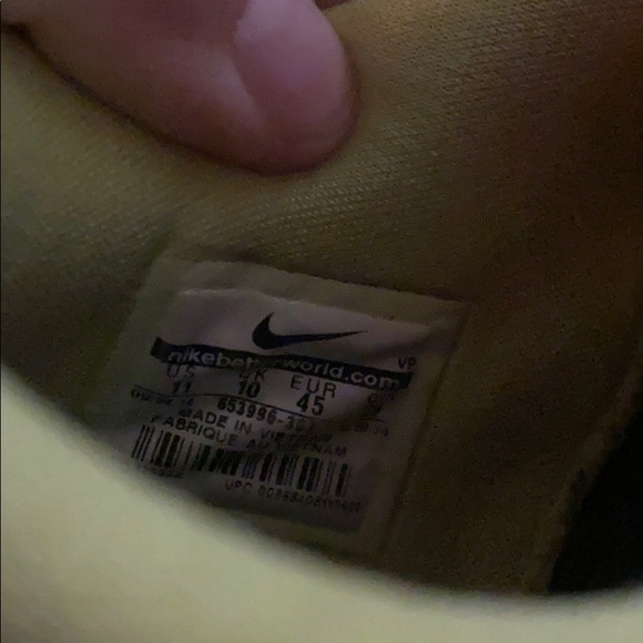 Kevin Durant Basketball Shoes - Picture 2 of 2